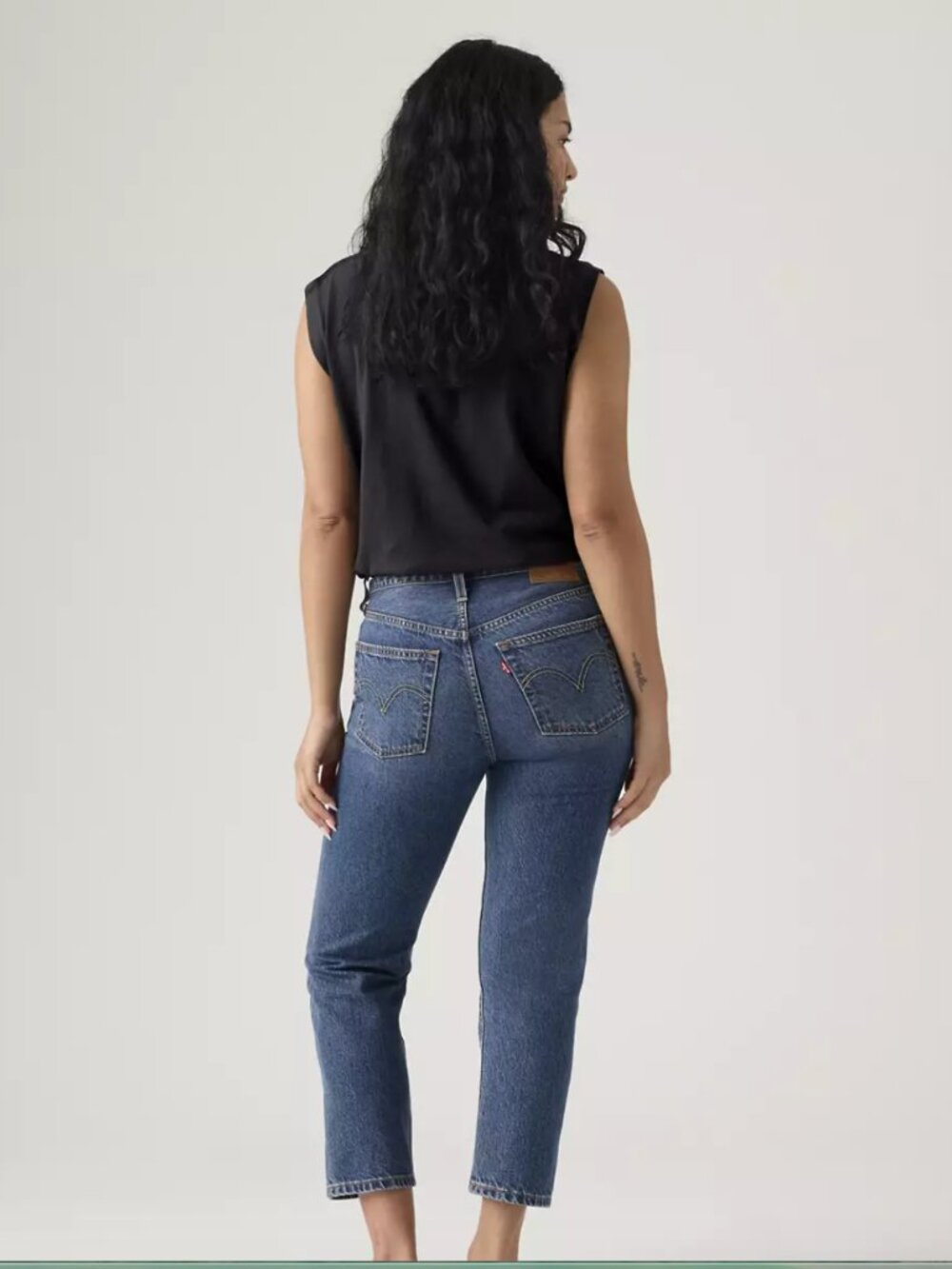 Levi's 501 Original Fit Cropped Lightweight Women’s Jeans size 25 NWT - Picture 2 of 9